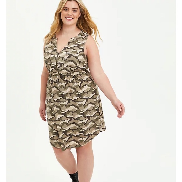 NWT Torrid sz 2x Mini Challis Zip Front Dress!! - Picture 1 of 5